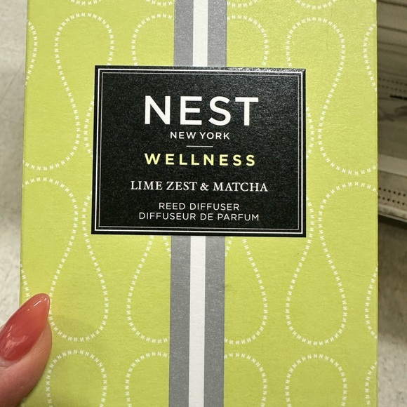NEST Fragrances Wellness Lime Zest & Matcha Reed Diffuser - Picture 2 of 2